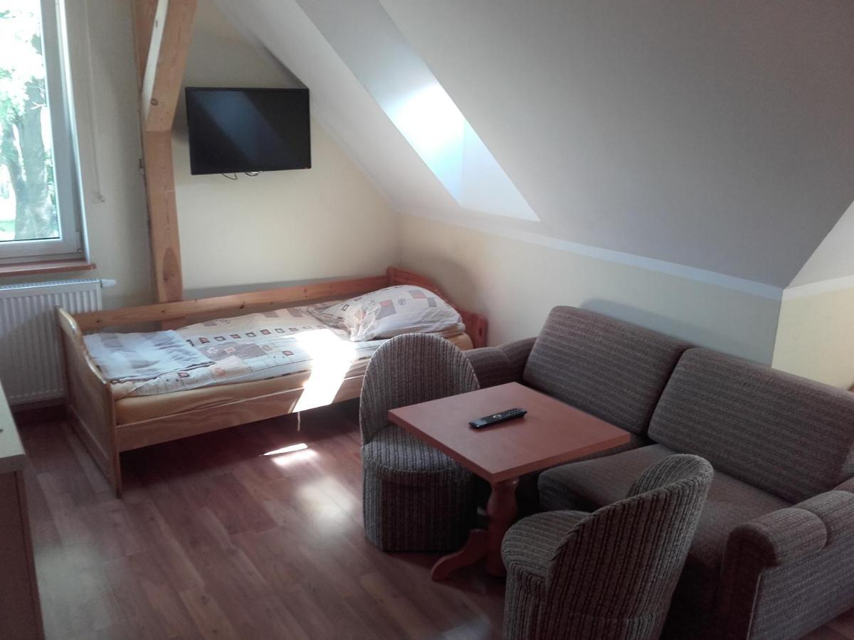 Willa Za Debami Aparthotel Głogów Buitenkant foto
