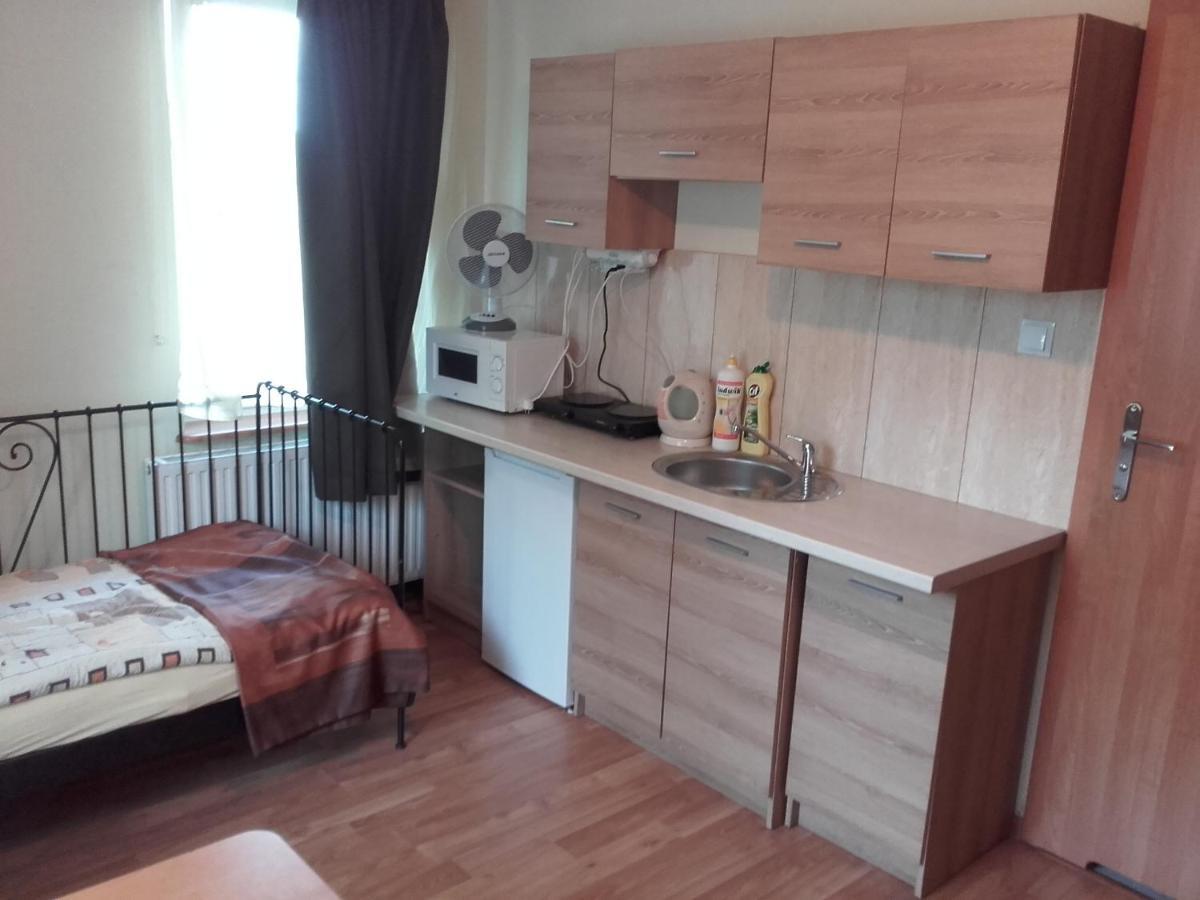 Willa Za Debami Aparthotel Głogów Buitenkant foto
